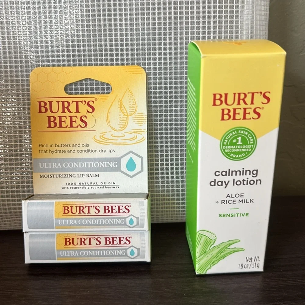 Burt’s Bees Gift Bundle: Tips and Toes Kit Lip Balm Calming Lotion‎ Towelettes